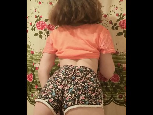 ❤️ Seksi mlada beba skida kratke hlačice pred kamerom ️❌ Analni video kod nas ☑