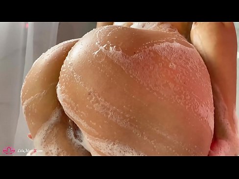 ❤️ Brineta masturbira macu vibratorom do intenzivnog orgazma pod tušem ️❌ Analni video kod nas ☑